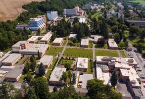 Smlouvy o dodávce elektřiny se čtyřmi nemocnicemi Zlínského kraje