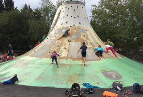 Děti ze ZŠ Čtyřlístek si užily výhru v naší soutěži v zábavním parku v Plohnu