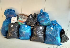 380 kg oblečení ve prospěch organizace Moment ČR