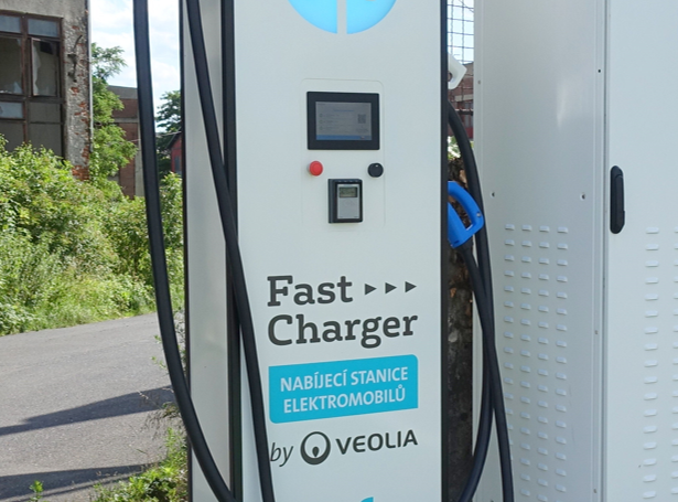 Veolia zprovoznila první rychlonabíjecí stanici v Ostravě