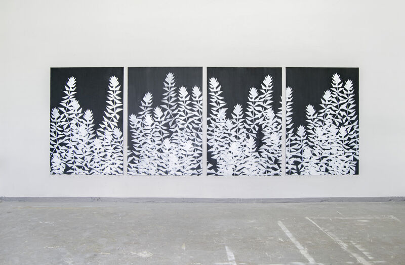 Trigona Verticalis, 150 x 420 cm, olej a sprej na plátně, 2021 Trigona Verticalis, 150 x 420 cm, olej a sprej na plátně, 2021